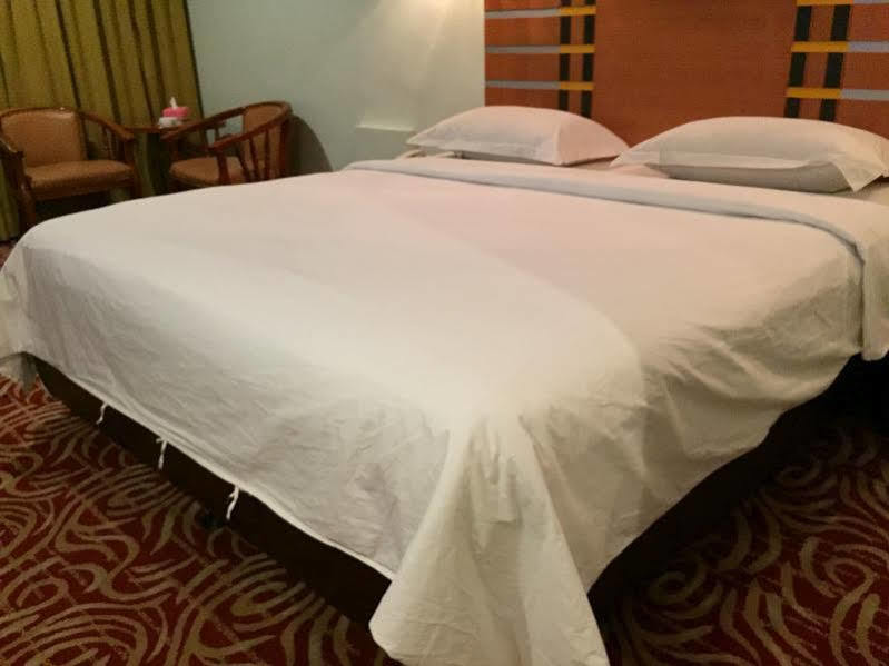 Hotel Utama Batam Exterior photo