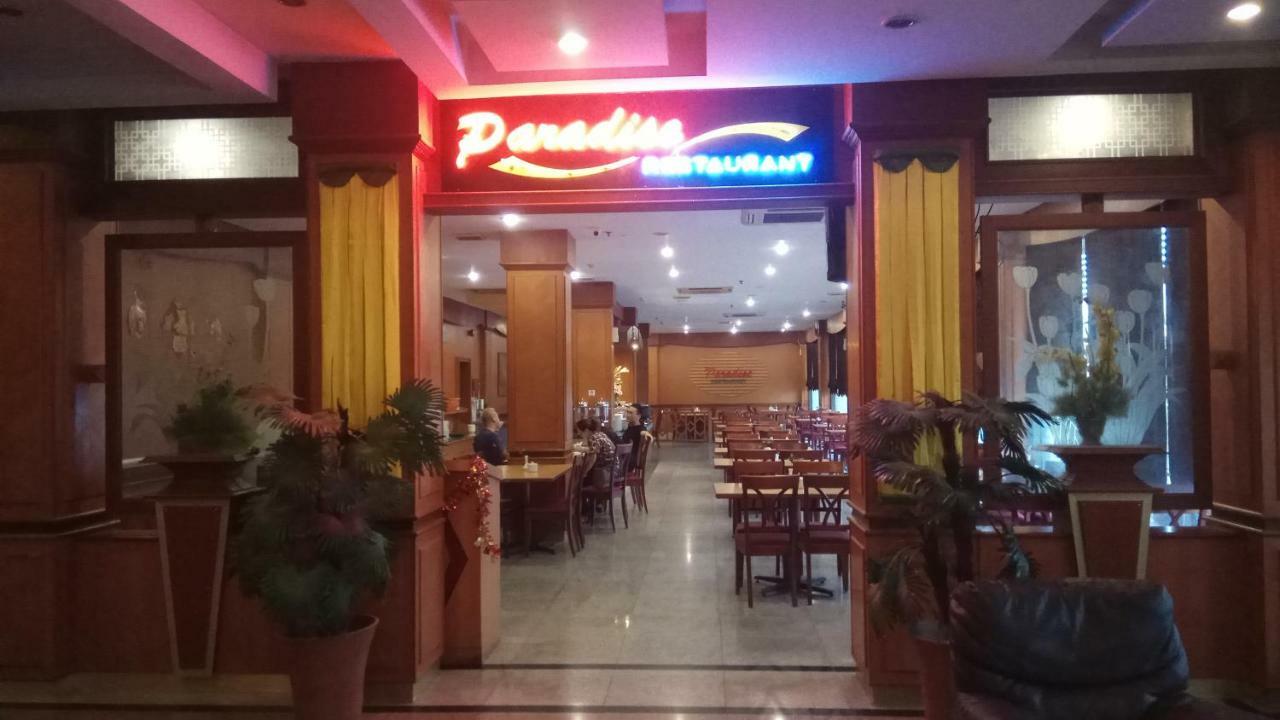 Hotel Utama Batam Exterior photo
