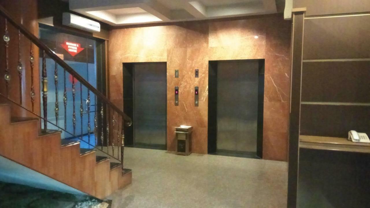 Hotel Utama Batam Exterior photo
