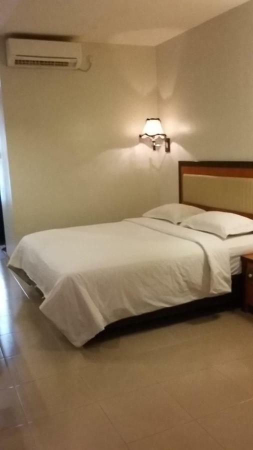 Hotel Utama Batam Exterior photo