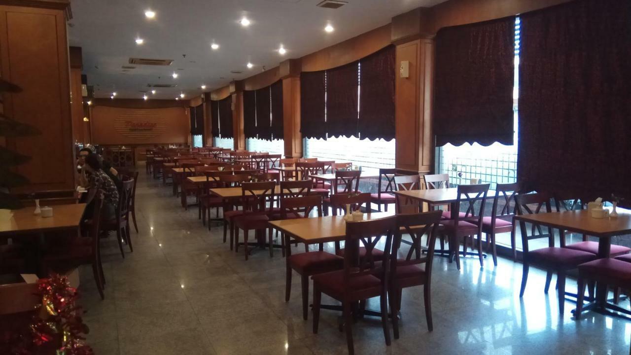 Hotel Utama Batam Exterior photo